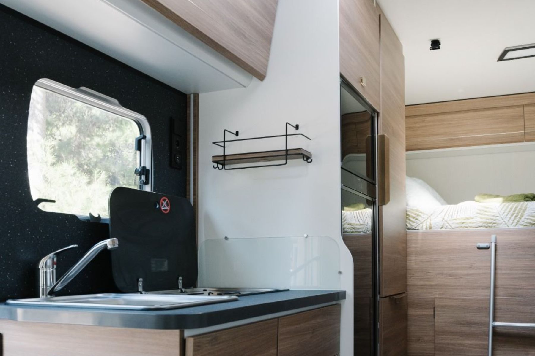 autocaravana-capuchina-etrusco-cocina-2-valcaravan