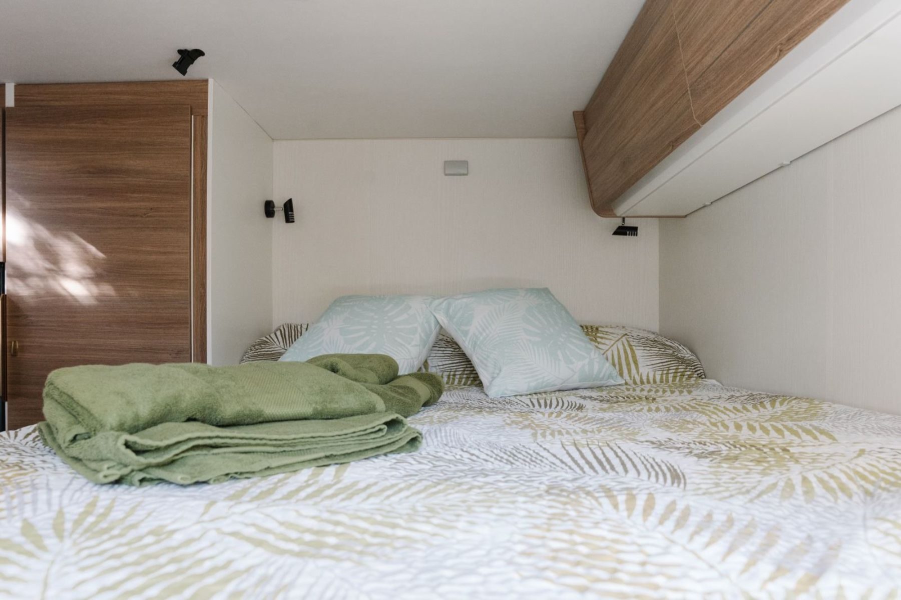 autocaravana-capuchina-etrusco-dormitorio-valcaravan