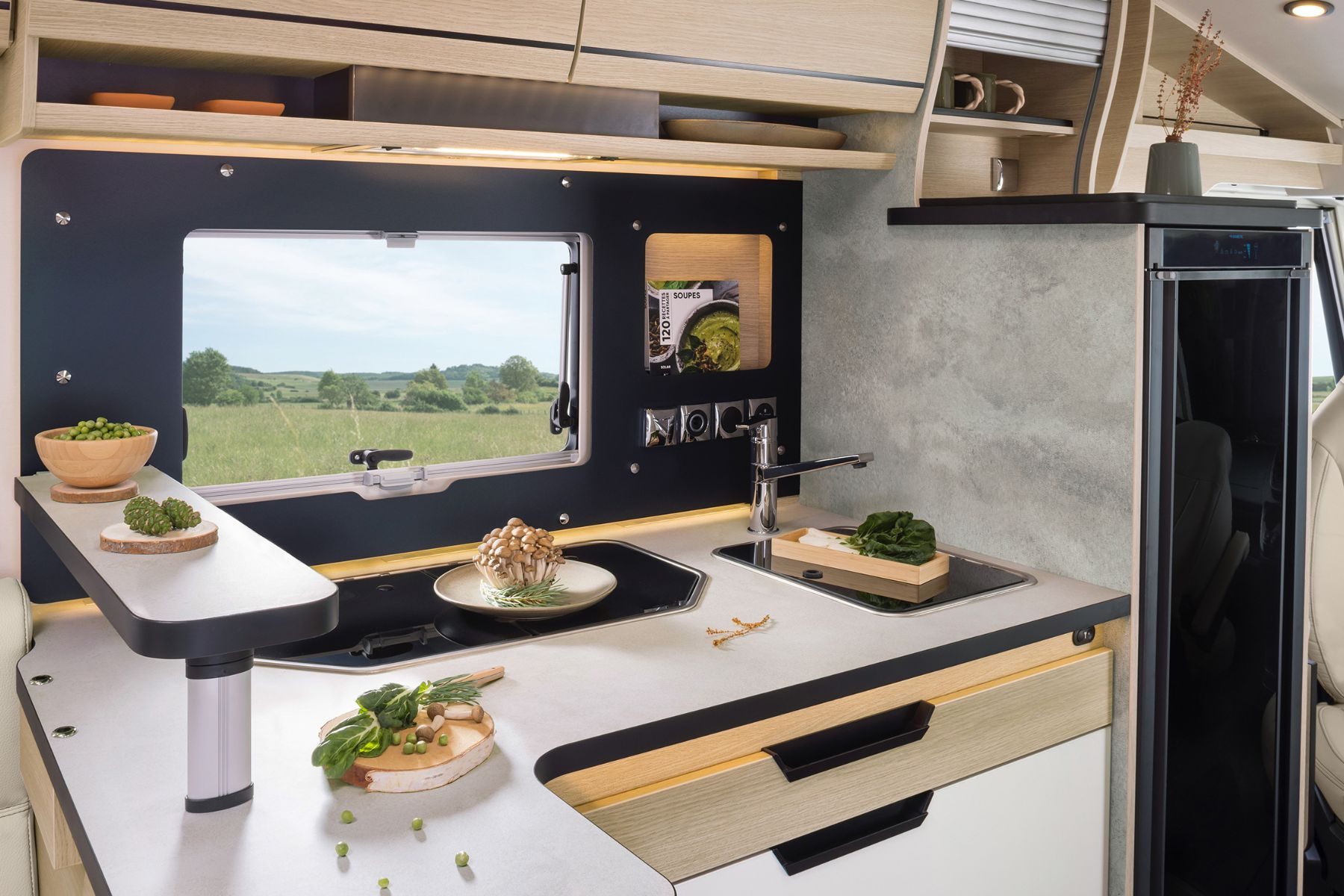 rapido-854F-cocina-valcaravan