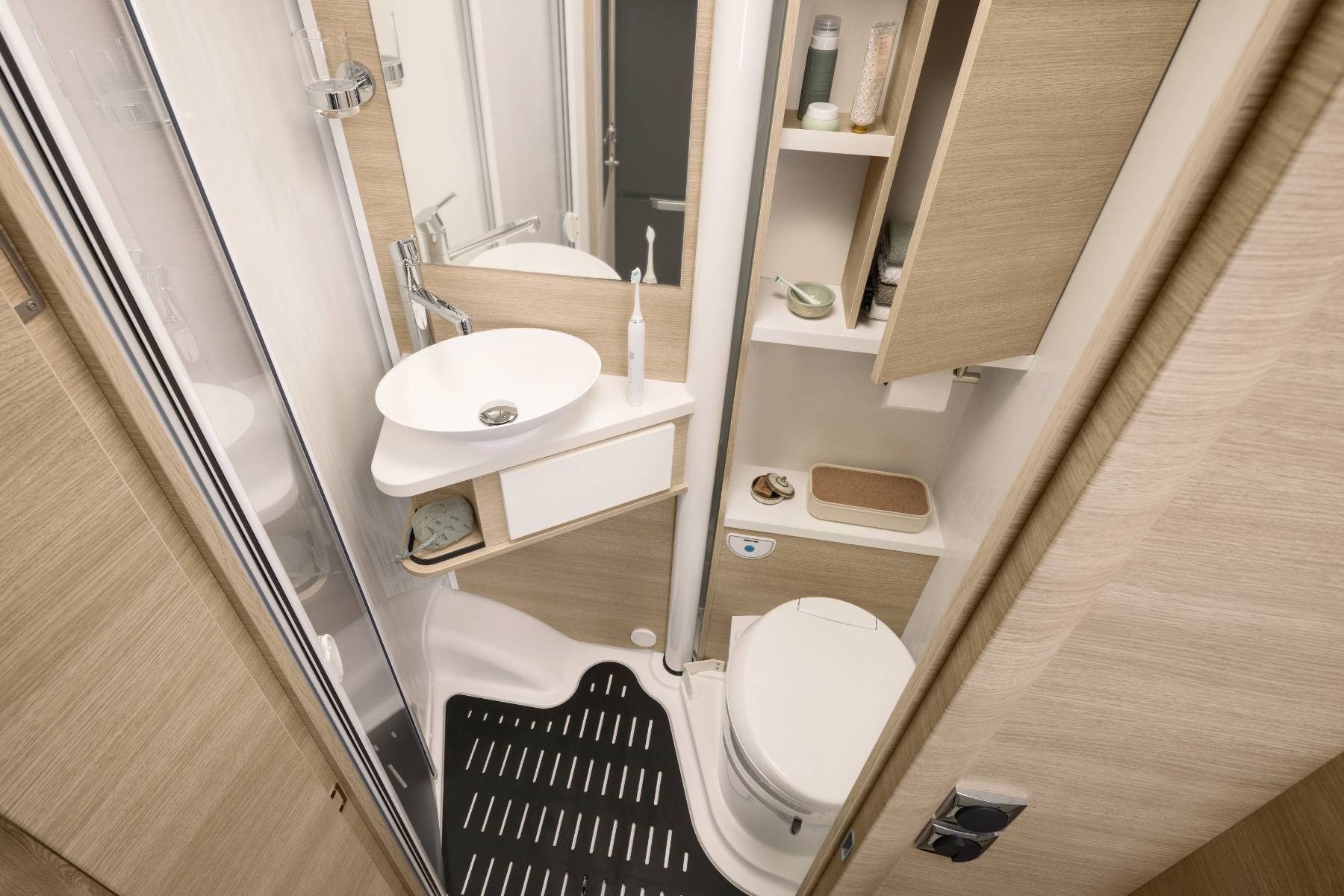 rapido-c55-65-aniversario-valcaravan-baño